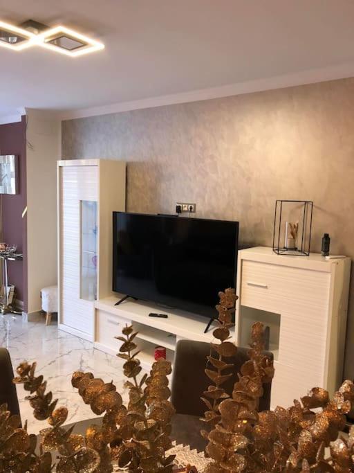 Unique Apartment La Pineda - Deluxe One-Bedroom Apartment - 29
