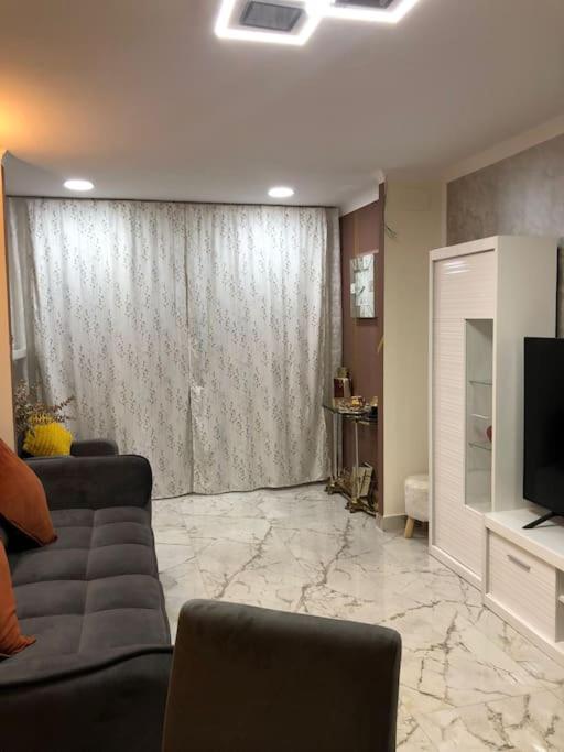 Unique Apartment La Pineda - Deluxe One-Bedroom Apartment - 33