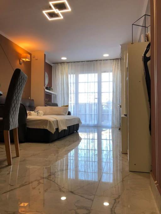 Unique Apartment La Pineda - Deluxe One-Bedroom Apartment - 35