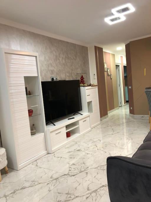 Unique Apartment La Pineda - Deluxe One-Bedroom Apartment - 65