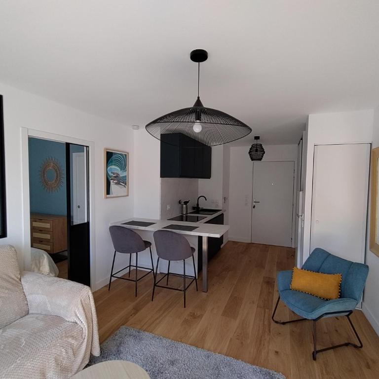 Évasion en bord de mer - 350m plage - Garage privé - One-Bedroom Apartment - 4