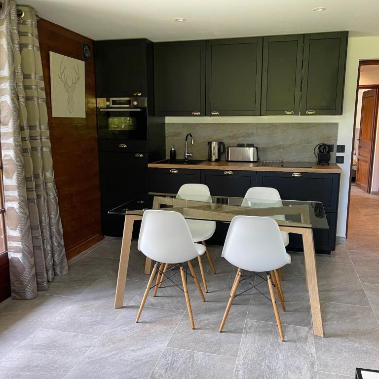 Chalet de la buche croisée - Appartement avec Vue sur la Montagne - 9