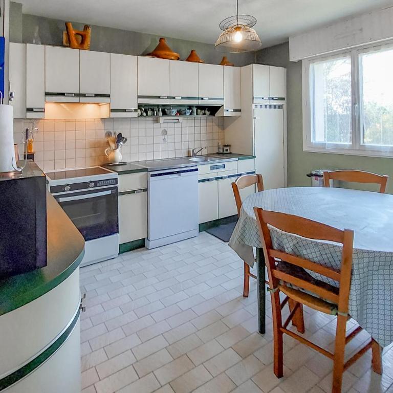 Gorgeous Apartment In Concarneau - Appartement 3 Chambres - 5