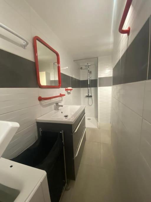 Bel appart front de mer proche centre, climatisation - Appartement 2 Chambres - 13