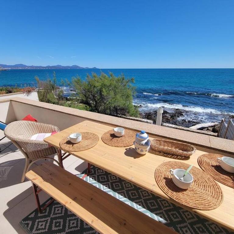 Le Cabanon, pieds dans l'eau, vue exceptionnelle - Two-Bedroom House - 1