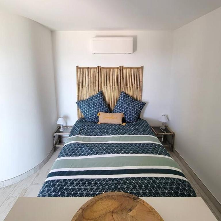 Le Cabanon, pieds dans l'eau, vue exceptionnelle - Two-Bedroom House - 12