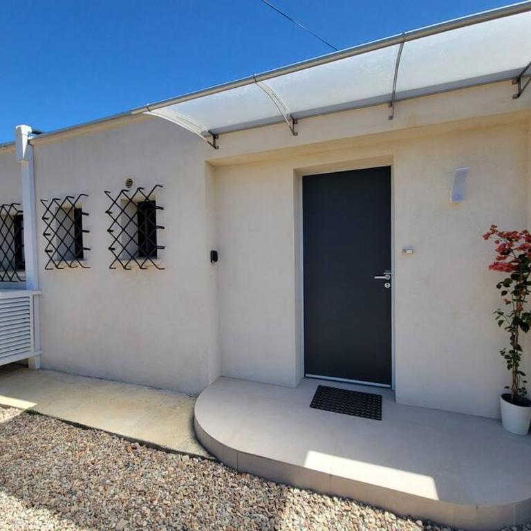 Le Cabanon, pieds dans l'eau, vue exceptionnelle - Two-Bedroom House - 22