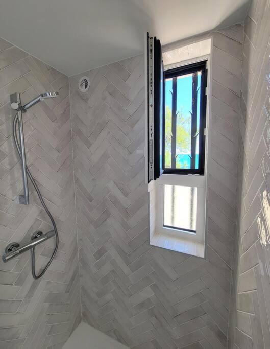 Le Cabanon, pieds dans l'eau, vue exceptionnelle - Two-Bedroom House - 18