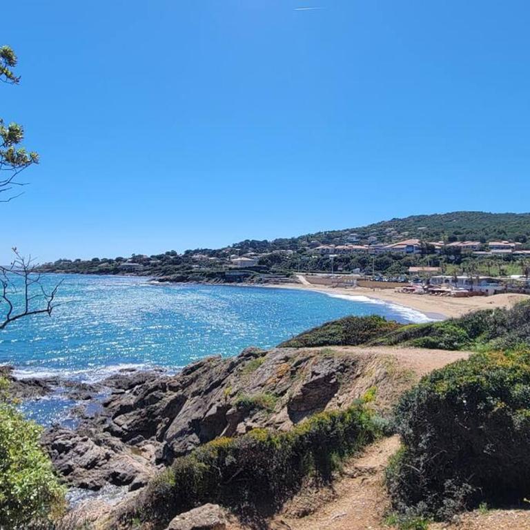Le Cabanon, pieds dans l'eau, vue exceptionnelle - Two-Bedroom House - 21