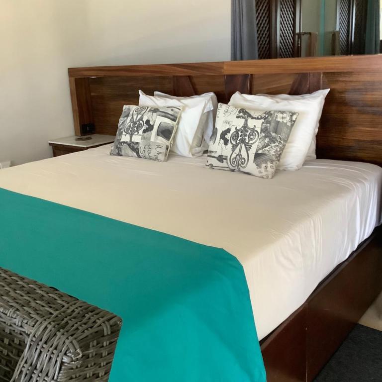 Los Tules King Suite - Deluxe King Suite - 30