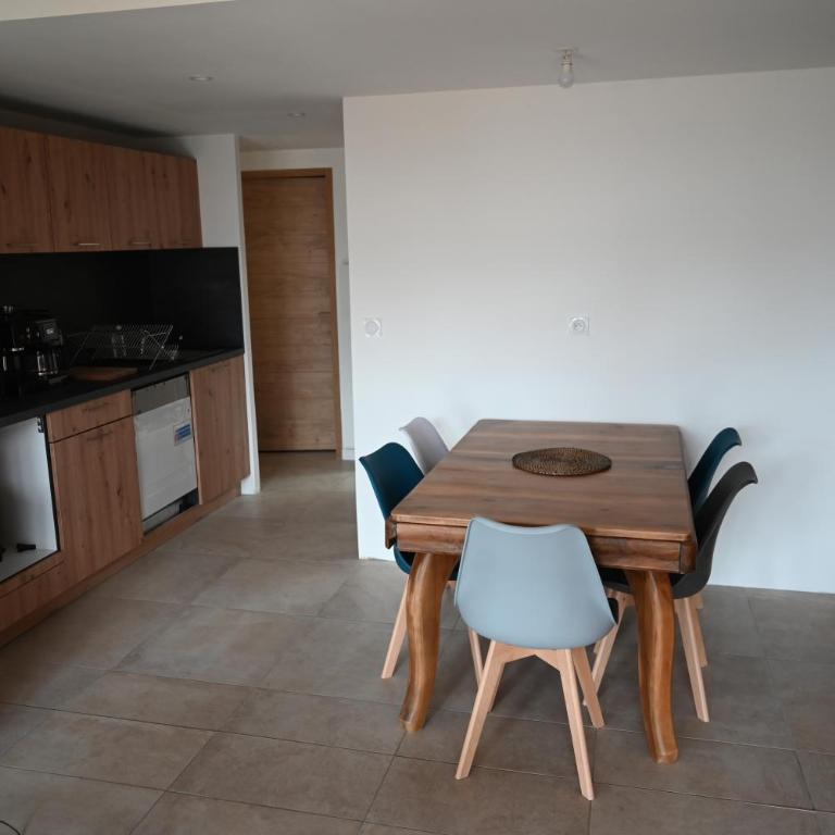 Chalet Les Blancs Sommets - Two-Bedroom Apartment - 7