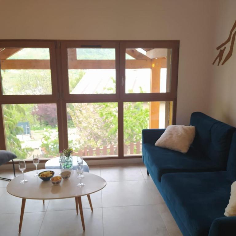 Chalet Les Blancs Sommets - Two-Bedroom Apartment - 10