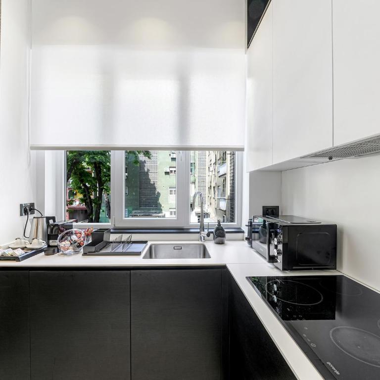 Enjoy B-52 Crown - Deluks Apartman sa 2 Spavaće Sobe i Balkonom - 18