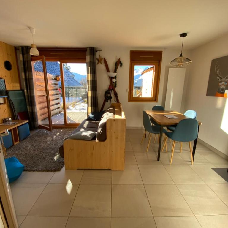 C03 lajoue - Two-Bedroom Apartment - 16