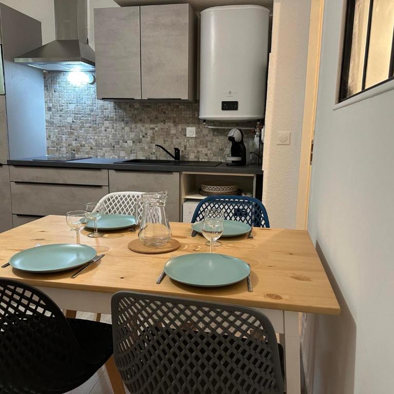 Appartement climatisé avec chambre et Parking privatif Locations VLD Camargue - Apartamento de 1 dormitorio - 23