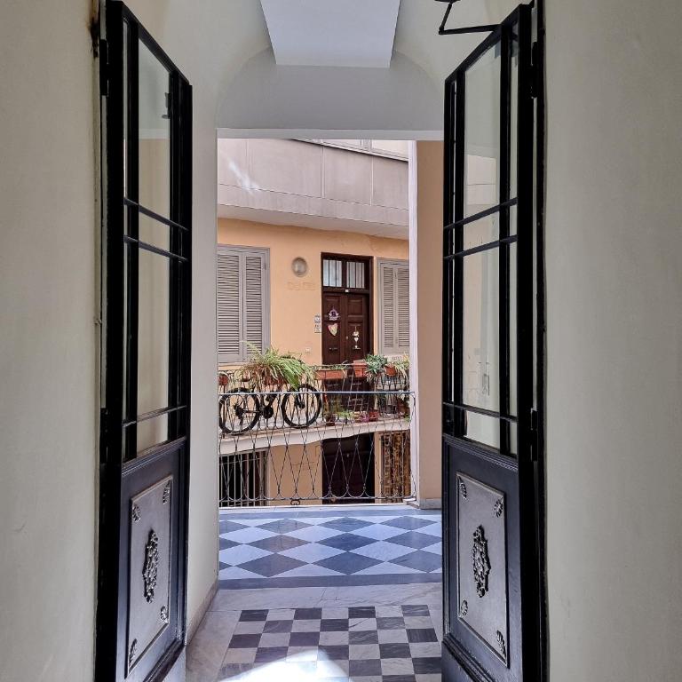 Colosseum Historic Apartment - 17th Century Building - Appartamento con 1 Camera da Letto - 52