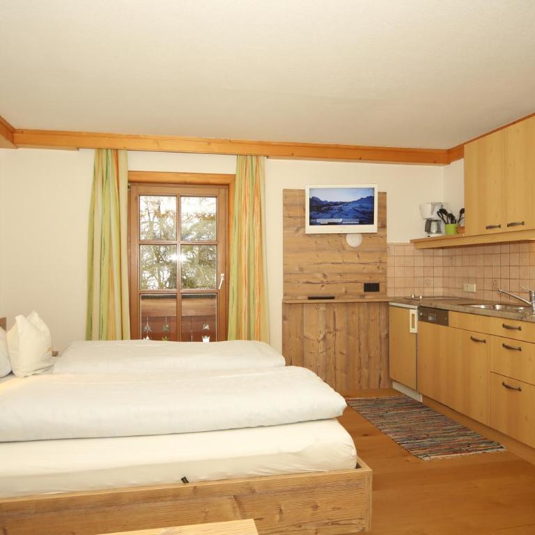 Linarhof Apartment Urlaub am Bio Bauernhof - Apartment mit 1 Schlafzimmer - 2