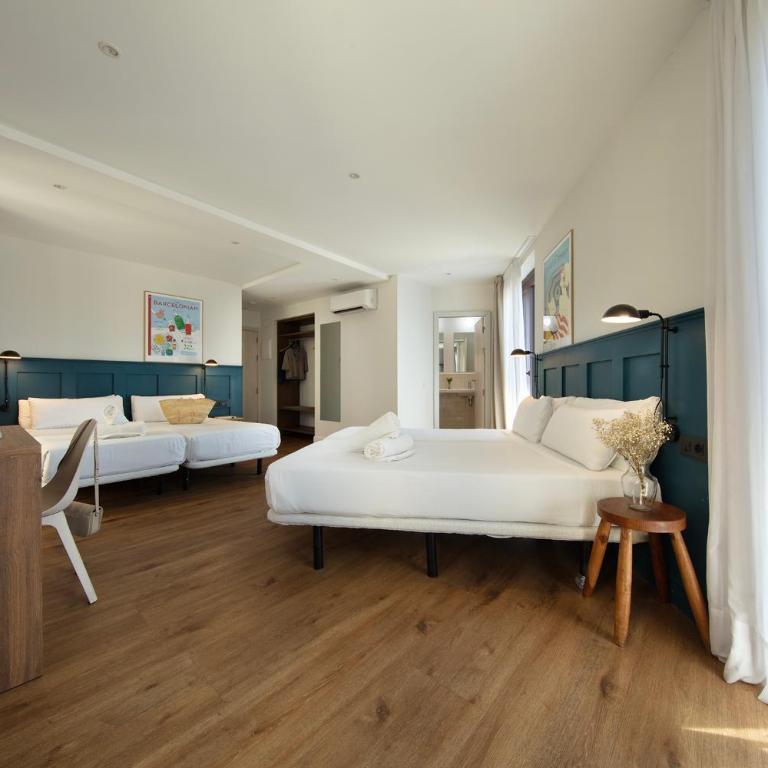 Som Nit Port Vell - Family Room with Port View - 26