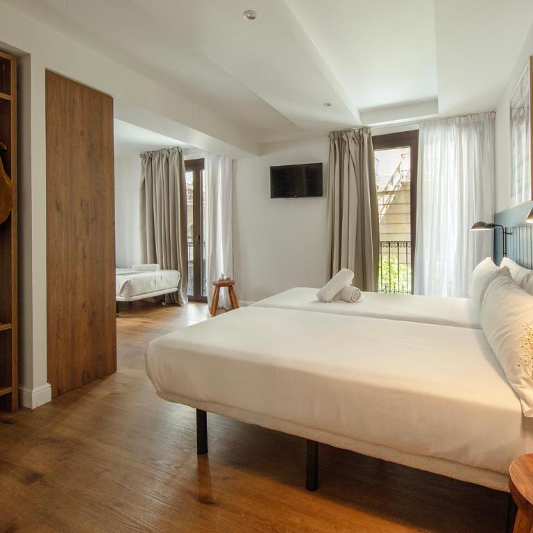 Som Nit Port Vell - Triple Room - 9