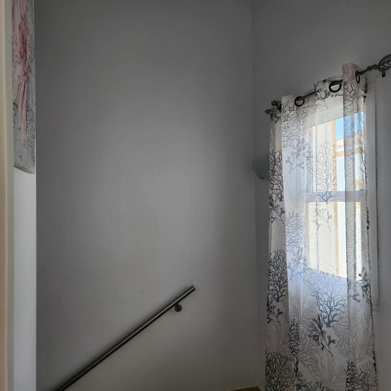 Triplex Adosado de cuatro dormitorios de esencia marítima a 2 minutos de la playa! - Casa de 4 dormitorios - 87