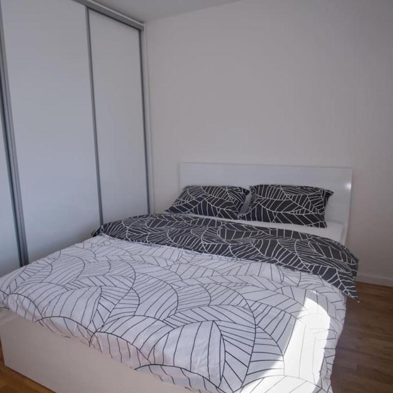 Beautiful view, city center apartment Herzeg - One-Bedroom Apartment - 7