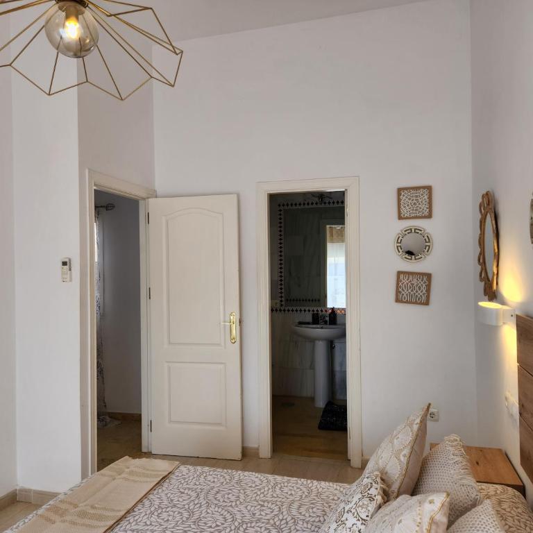 Triplex Adosado de cuatro dormitorios de esencia marítima a 2 minutos de la playa! - Casa de 4 dormitorios - 92
