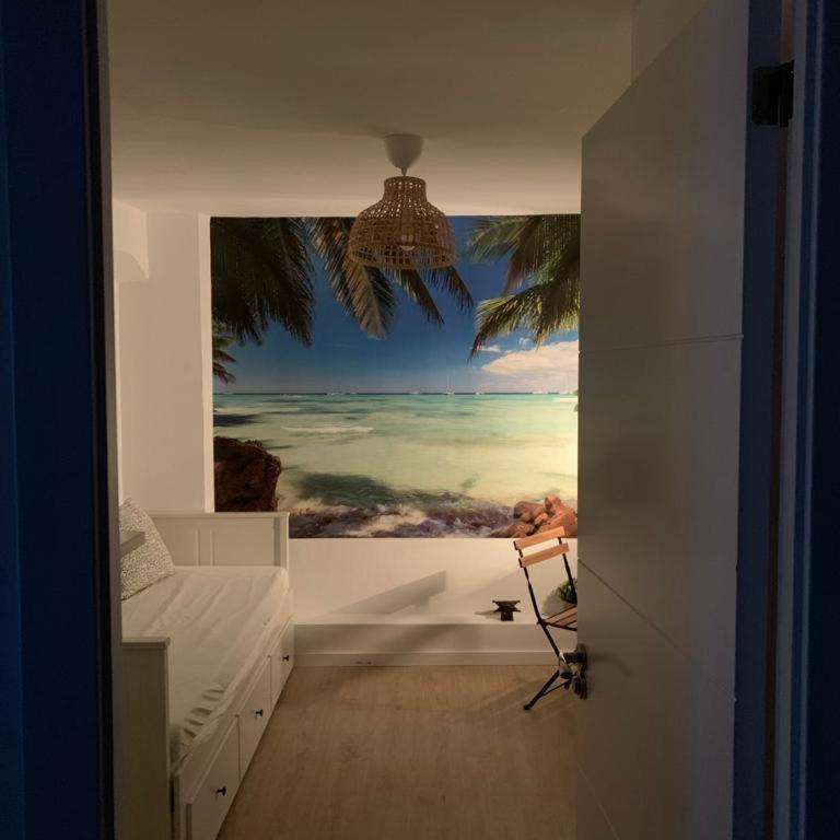 A 5 minutos andando del Casco Viejo, ayuntamiento, Plaza Circular y Gran Vía de Bilbao y próximo a las 2 líneas de metro - Single Room with Shared Bathroom - 2