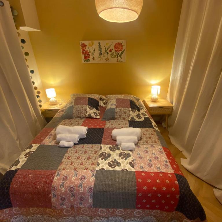 Établissement 3 étoiles avec ASCENSEUR, 3 appartements lumineux vue port avec balcon, 200m de la mer, Wifi Fibre, tous service inclus - Appartement 1 Chambre avec Balcon et Vue sur Mer - 4