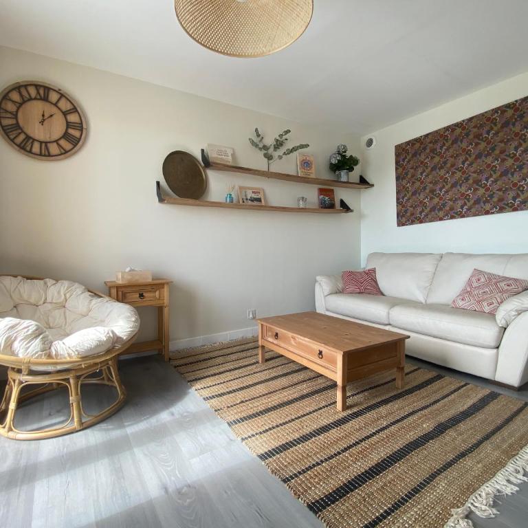 Établissement 3 étoiles avec ASCENSEUR, 3 appartements lumineux vue port avec balcon, 200m de la mer, Wifi Fibre, tous service inclus - Appartement 1 Chambre avec Balcon - Vue sur l'Eau - 4