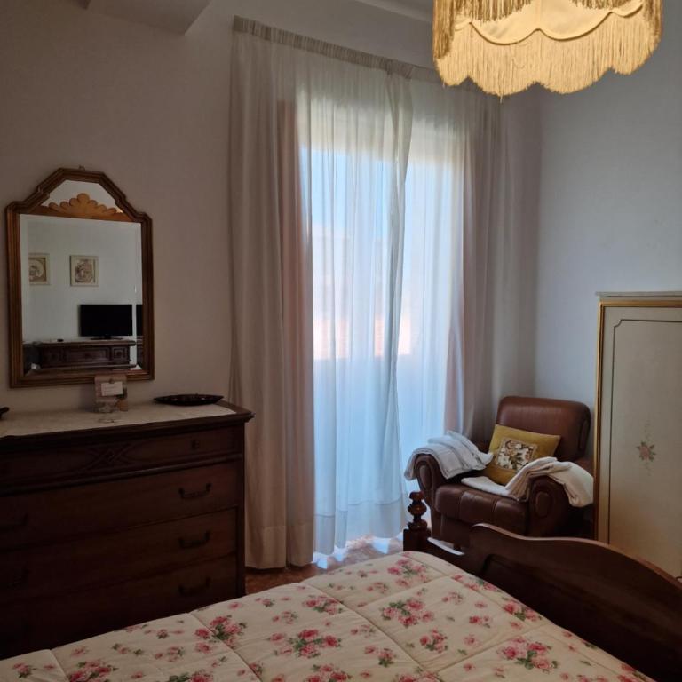 Camere Le Margherite - Camera Matrimoniale con Bagno in Comune - 4