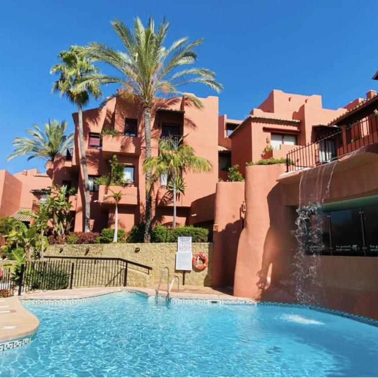 Lovely Elviria Apartment 200m from the beach - Three-Bedroom Apartment with Balcony - 15