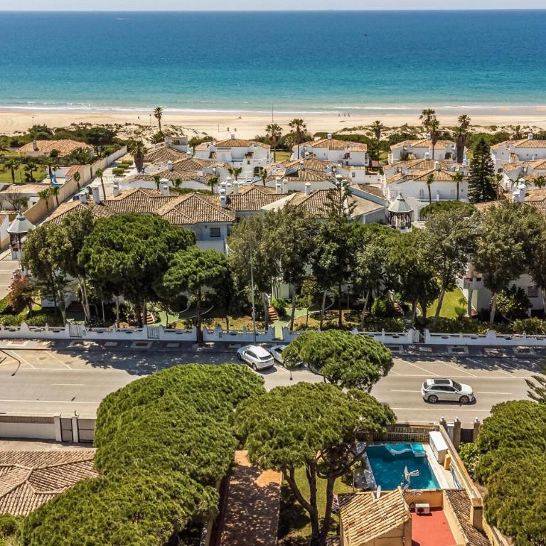 Nice Home In Chiclana De La Fronter - Casa de vacaciones de 5 dormitorios - 8