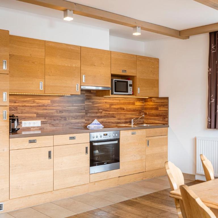 Almresort Gartnerkofel Nassfeld - Chalet with four bedroom (up to 12 persons) - 3