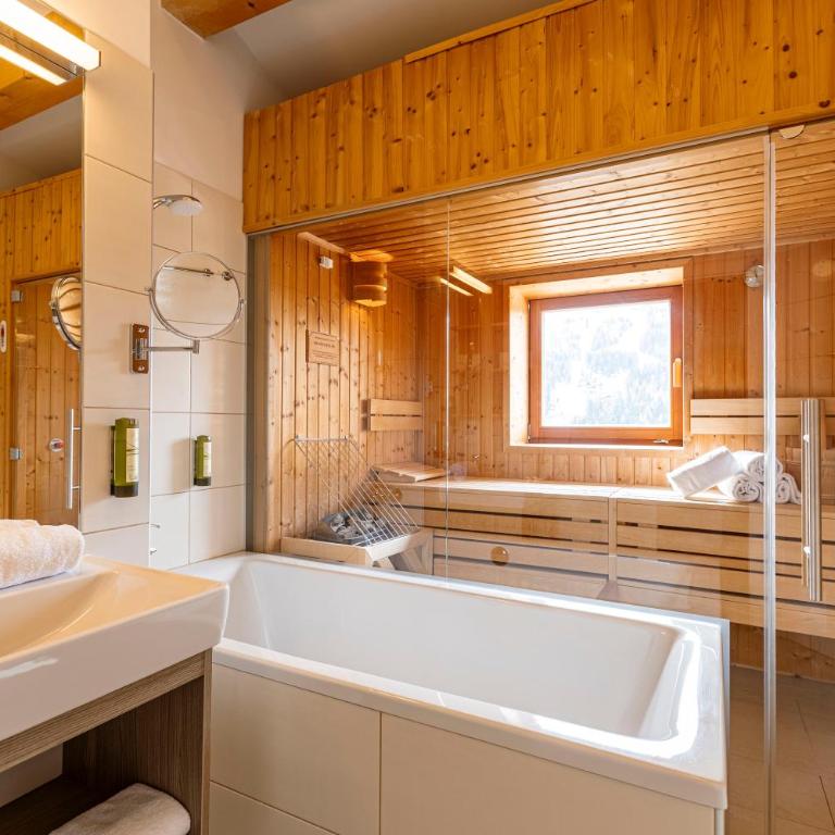 Almresort Gartnerkofel Nassfeld - Chalet with two bedrooms with sauna (up to 4 persons) - 3