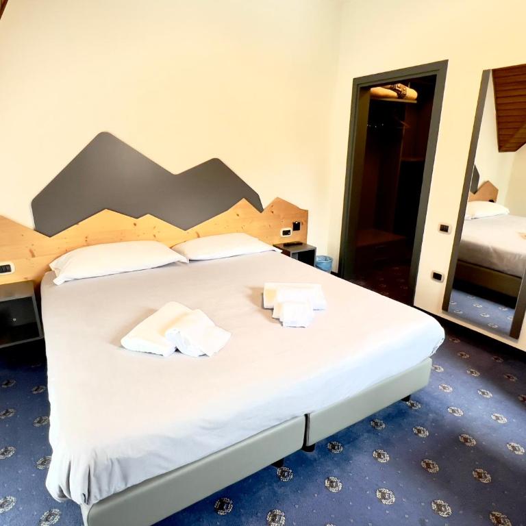Hotel Regina del Bosco - Superior Dreibettzimmer - 3