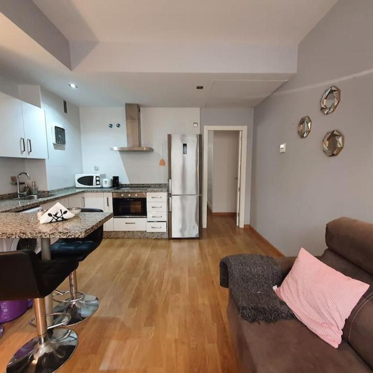 Modern apartment a few minutes to the center - TriP - One-Bedroom Apartment - 1