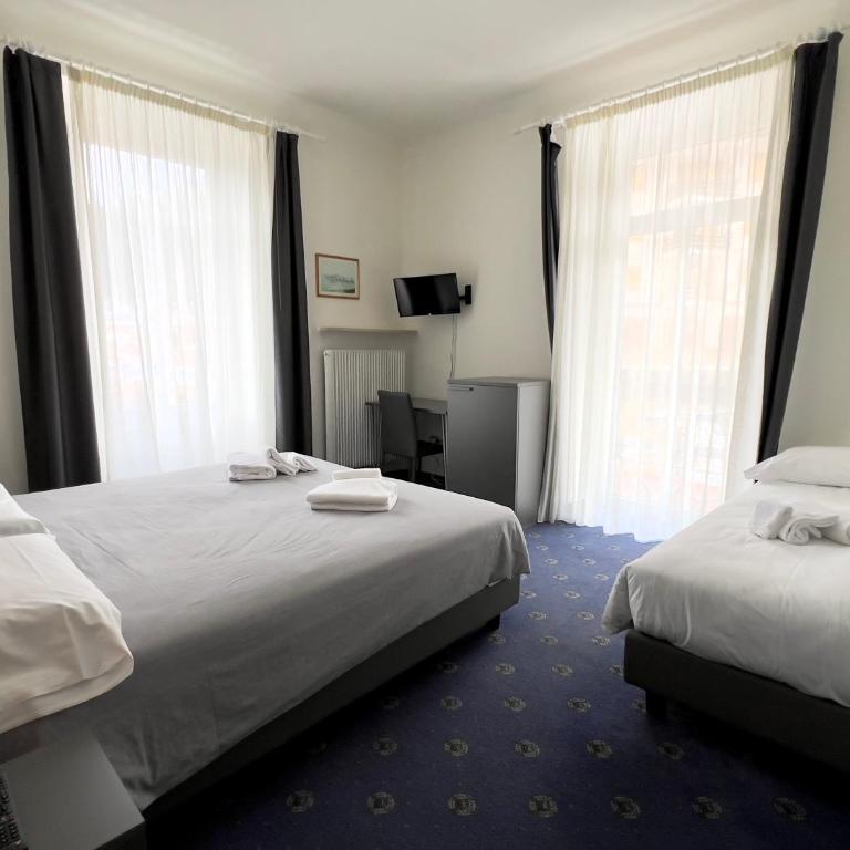 Hotel Regina del Bosco - Zimmer mit Kingsize-Bett - Barrierefrei/befahrbare Dusche - 2