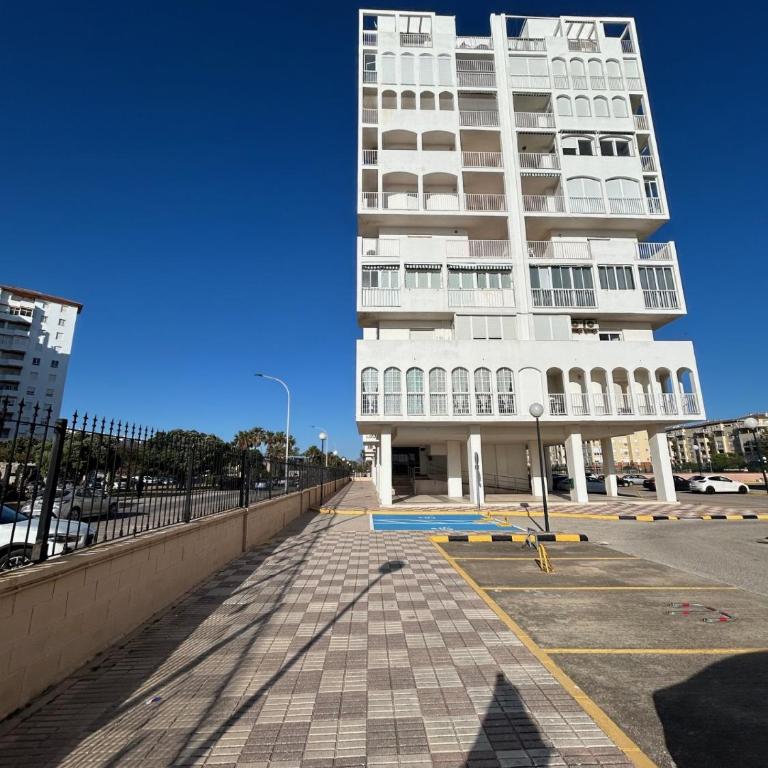GATU Villa Salada, junto la playa, parking, terraza, aire acc, piscina, wifi Sólo familias o grupos mayores de 21 años - Apartamento de 1 dormitorio con balcón y vistas al mar - 31