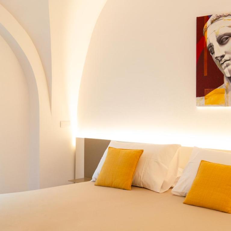 Ottanta5 Private Rooms - Deluxe Double or Twin Room with Balcony - 1