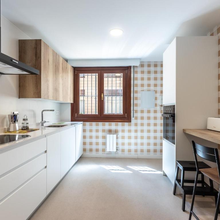 Puppy by People Rentals - Apartment - 8
