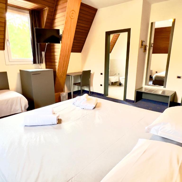 Hotel Regina del Bosco - Superior Dreibettzimmer - 2