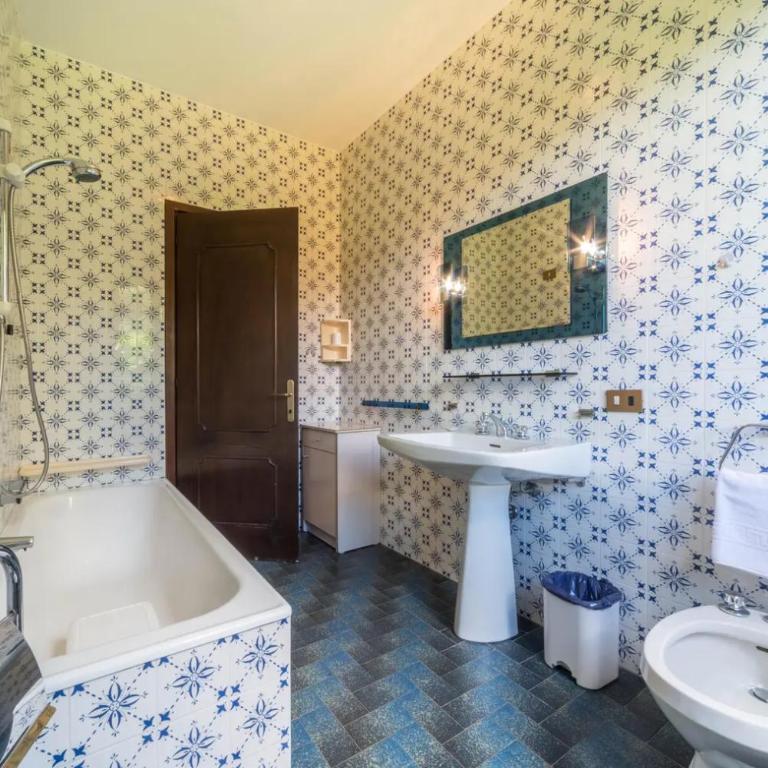 Villa Rita - Appartamento con 3 Camere da Letto e Vista Lago - 13