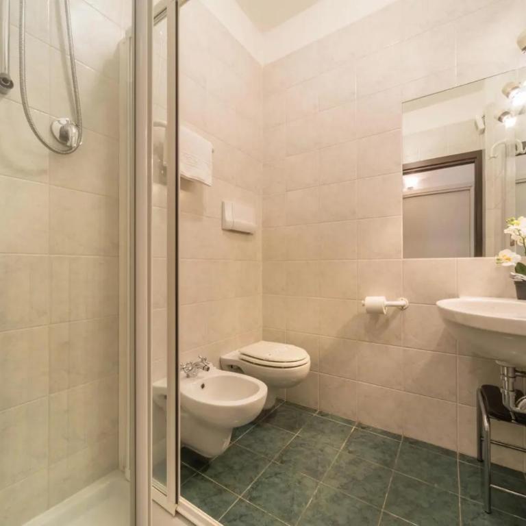 Villa Rita - Appartamento con 3 Camere da Letto e Vista Lago - 16