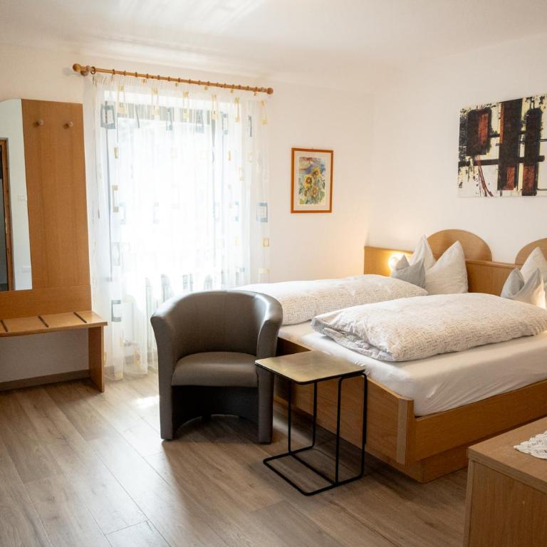 Garni Meinrad - Doppelzimmer mit Balkon - 4