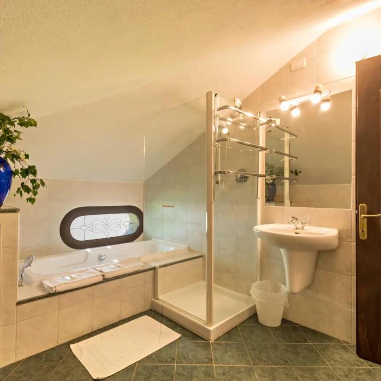 Villa Rita - Appartamento con 2 Camere da Letto e Vista Lago - 3