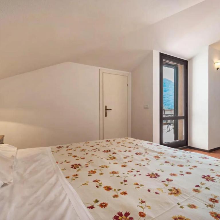 Villa Rita - Appartamento con 2 Camere da Letto e Vista Lago - 5