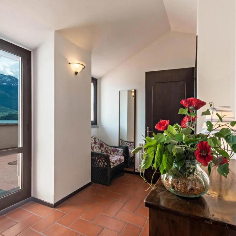Villa Rita - Appartamento con 2 Camere da Letto e Vista Lago - 9