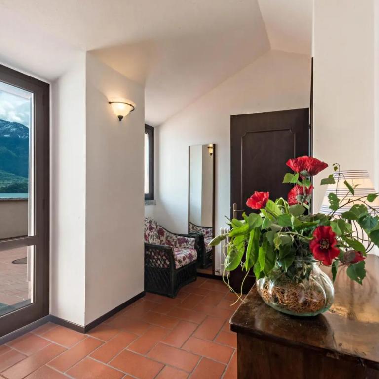 Villa Rita - Appartamento con 2 Camere da Letto e Vista Lago - 11