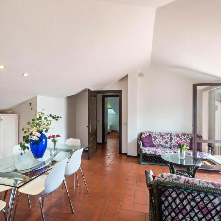 Villa Rita - Appartamento con 2 Camere da Letto e Vista Lago - 13