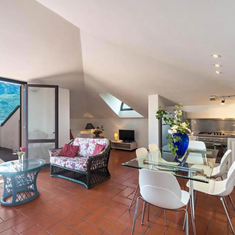 Villa Rita - Appartamento con 2 Camere da Letto e Vista Lago - 15